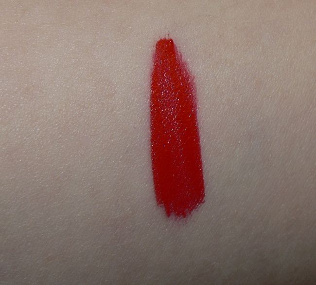 Play! by Sephora Luxe Box Volume 1 Bag, Yves Saint Laurent Tatouage Couture Liquid Matte Lip Stain swatch.